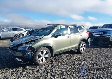2021 Subaru Forester Touring z USA, uszkodzony, nr VIN JF2SKAXC4MH479072